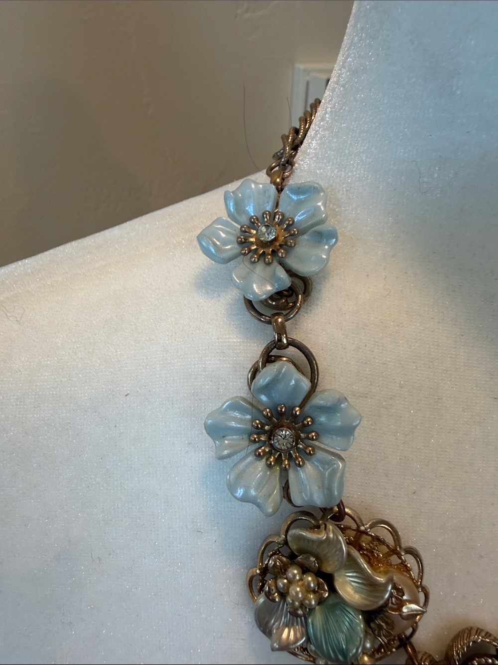 Floral Multicolor Statement Necklace - Women Jewelry - Picture 2 of 9